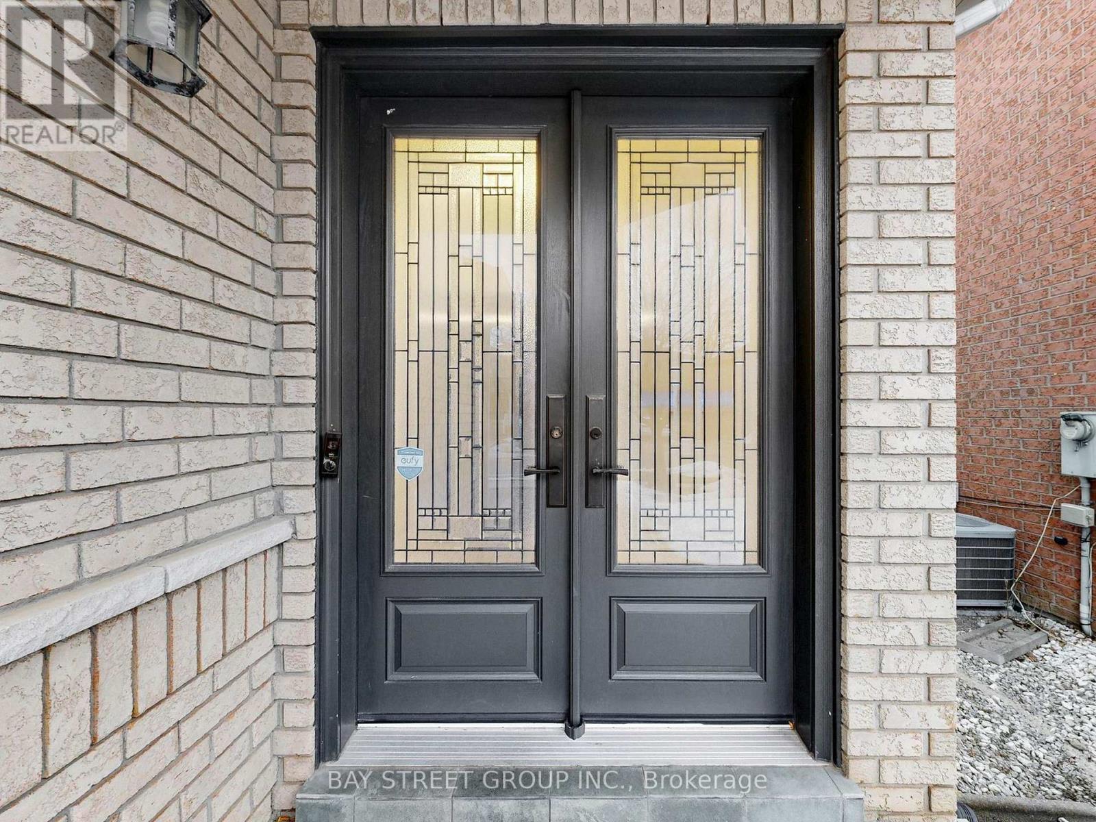 43 Royal Appian Crescent, Vaughan, Ontario  L4K 5L1 - Photo 2 - N12698440