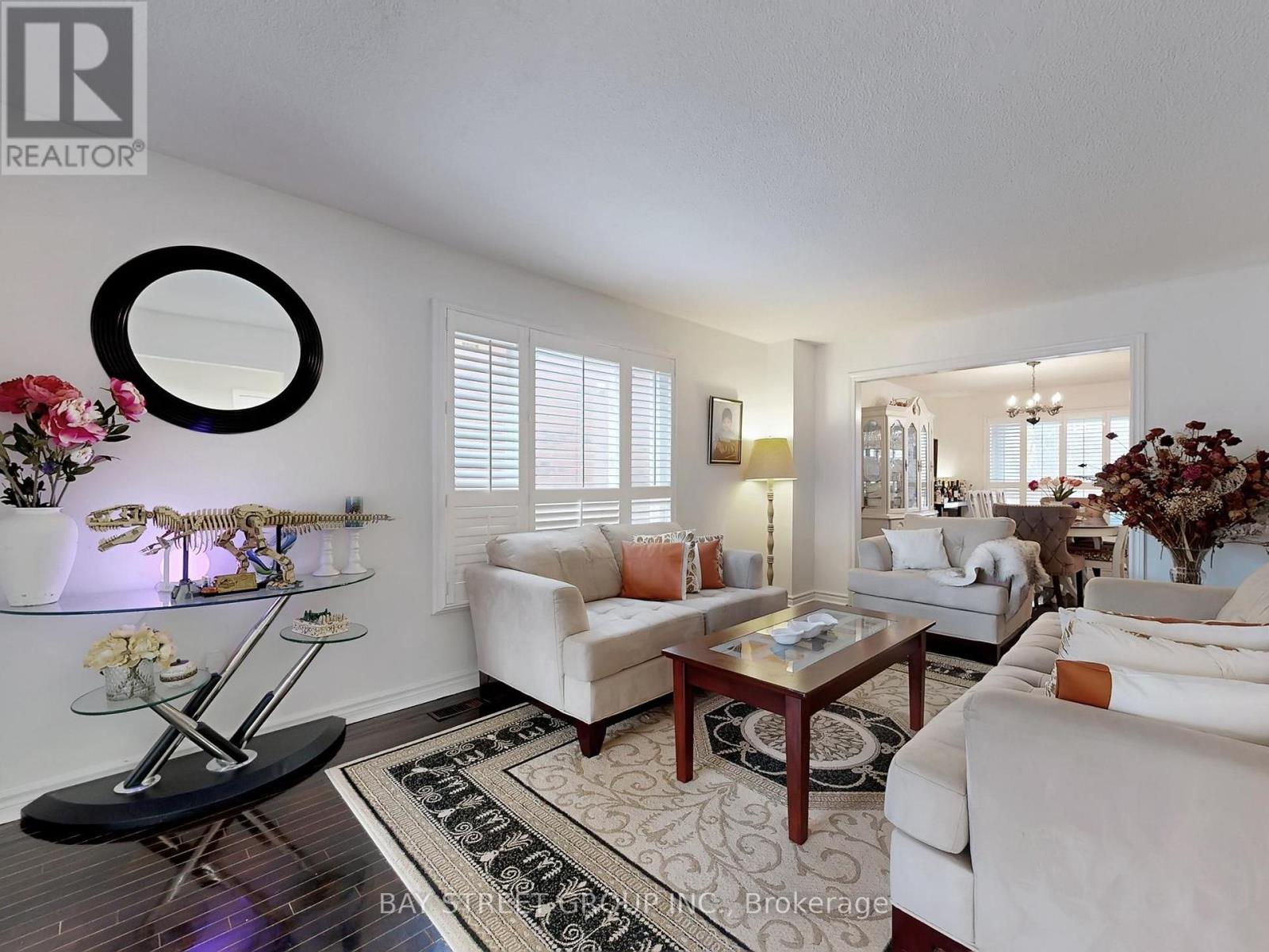 36 Durant Crescent, Markham, Ontario  L3S 3A1 - Photo 4 - N12698470