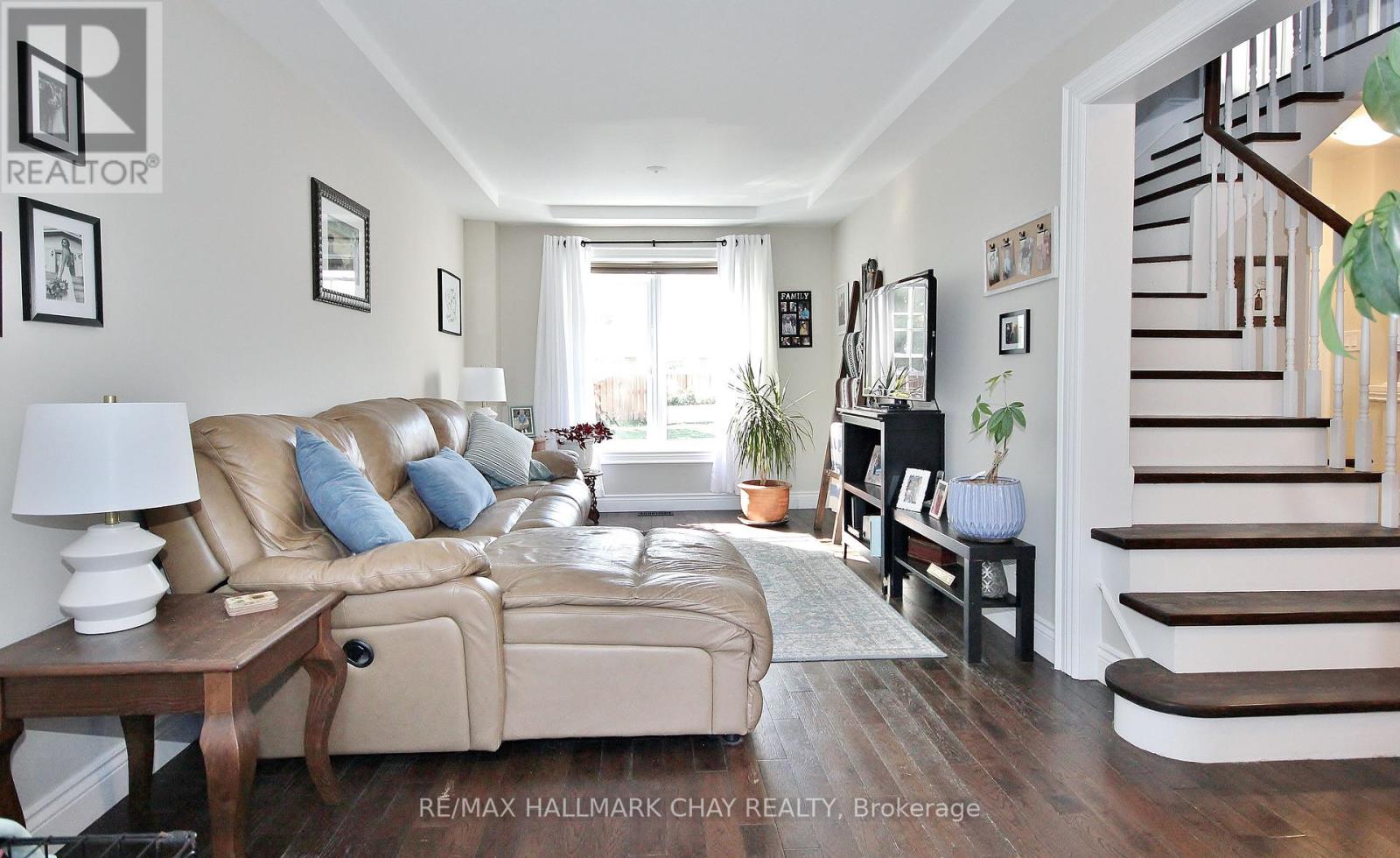 1084 Winnifred Court, Innisfil, Ontario  L9S 2B3 - Photo 15 - N12698484