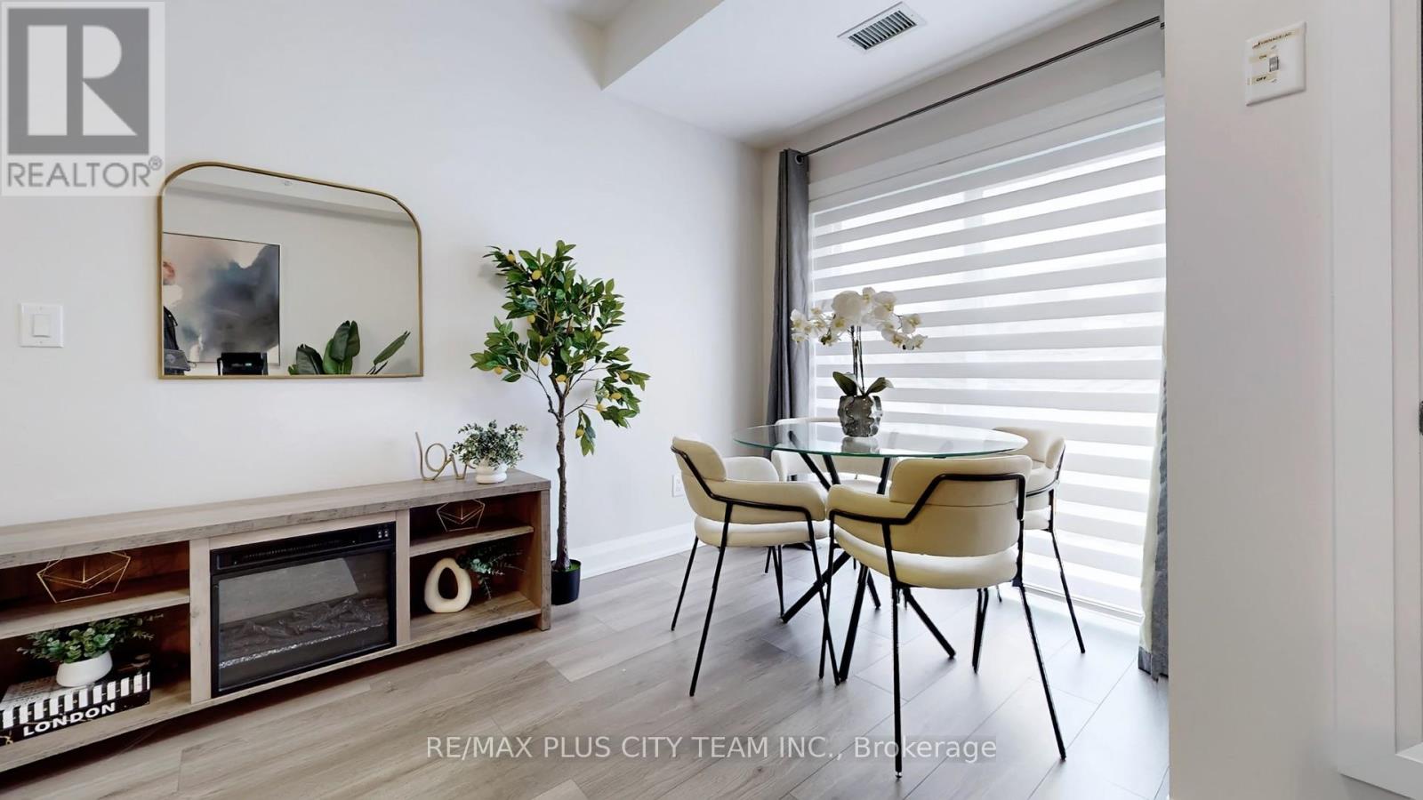 120 - 481 Rupert Avenue, Whitchurch-Stouffville, Ontario  L4A 1Y7 - Photo 5 - N12698488