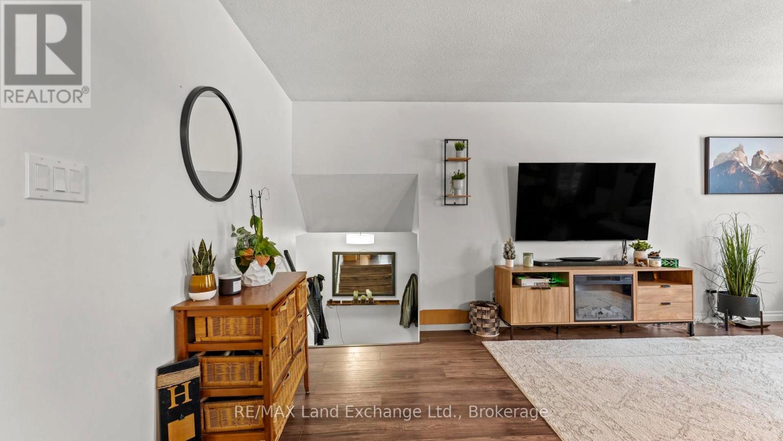 716 Palmateer Drive, Kincardine, Ontario  N2Z 1R3 - Photo 5 - X12697970