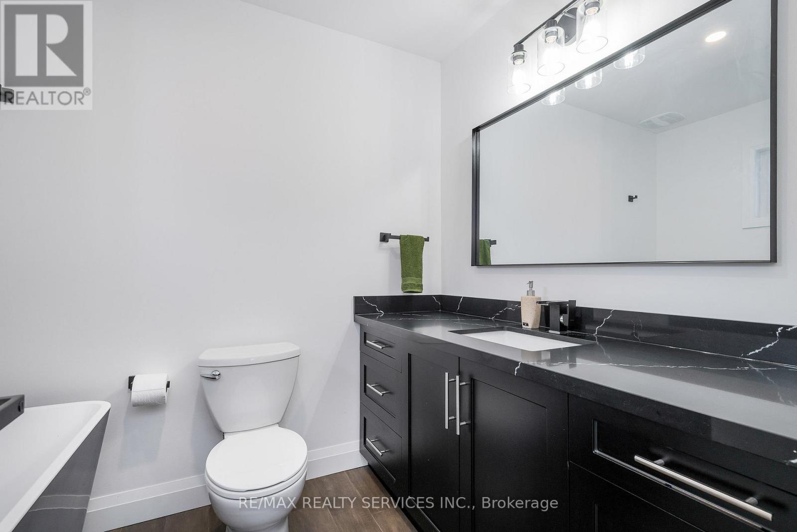 1 Acorn Crescent, Wasaga Beach, Ontario  L9Z 1B7 - Photo 17 - S12698472