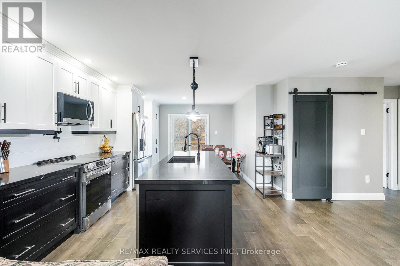 1 Acorn Crescent, Wasaga Beach, Ontario  L9Z 1B7 - Photo 2 - S12698472