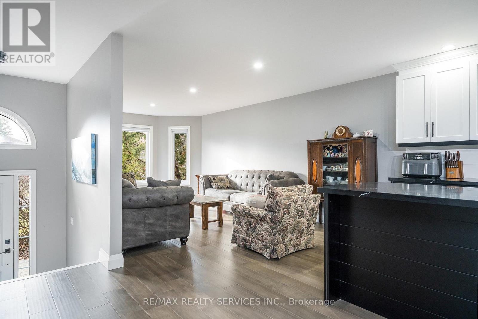 1 Acorn Crescent, Wasaga Beach, Ontario  L9Z 1B7 - Photo 4 - S12698472