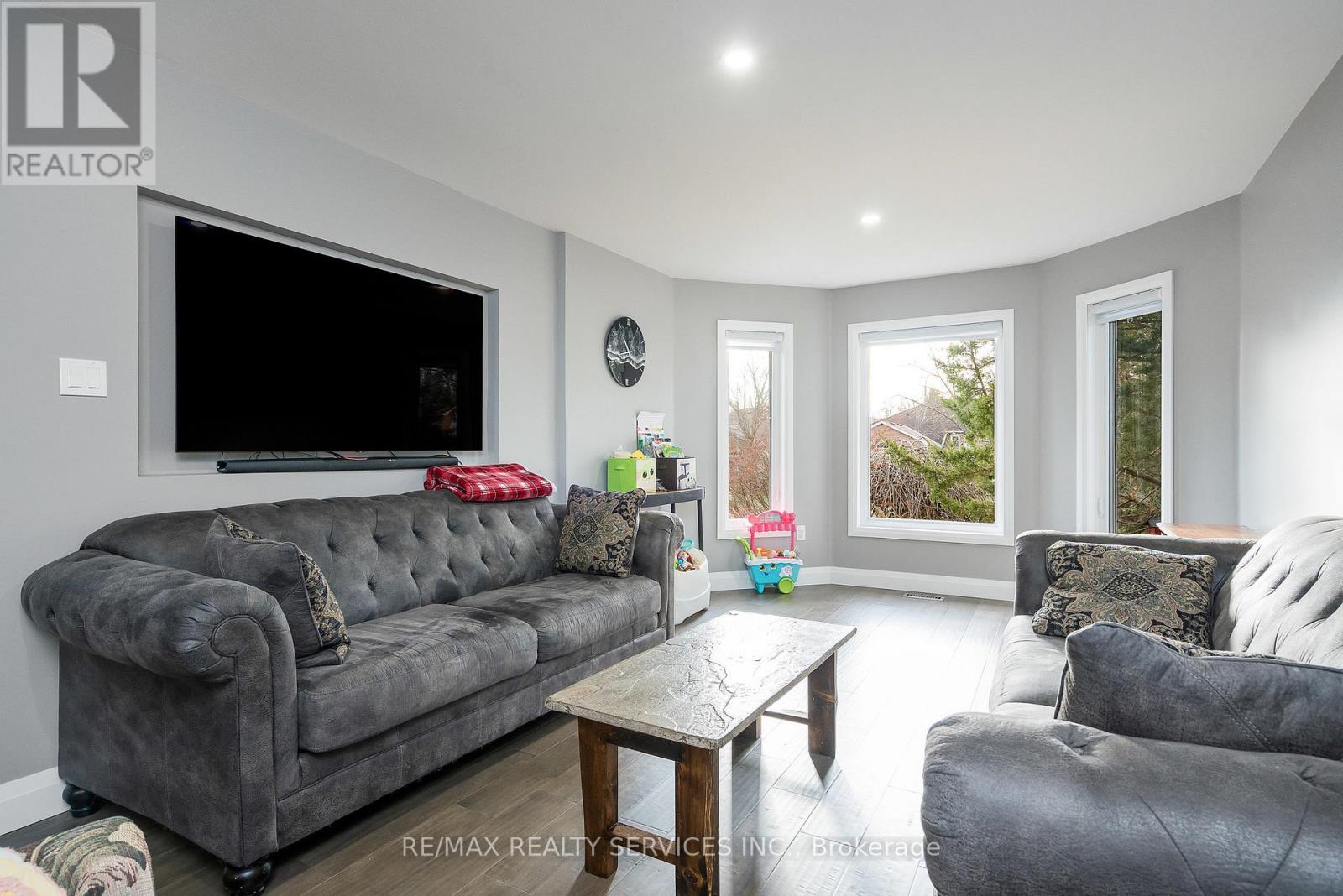 1 Acorn Crescent, Wasaga Beach, Ontario  L9Z 1B7 - Photo 5 - S12698472