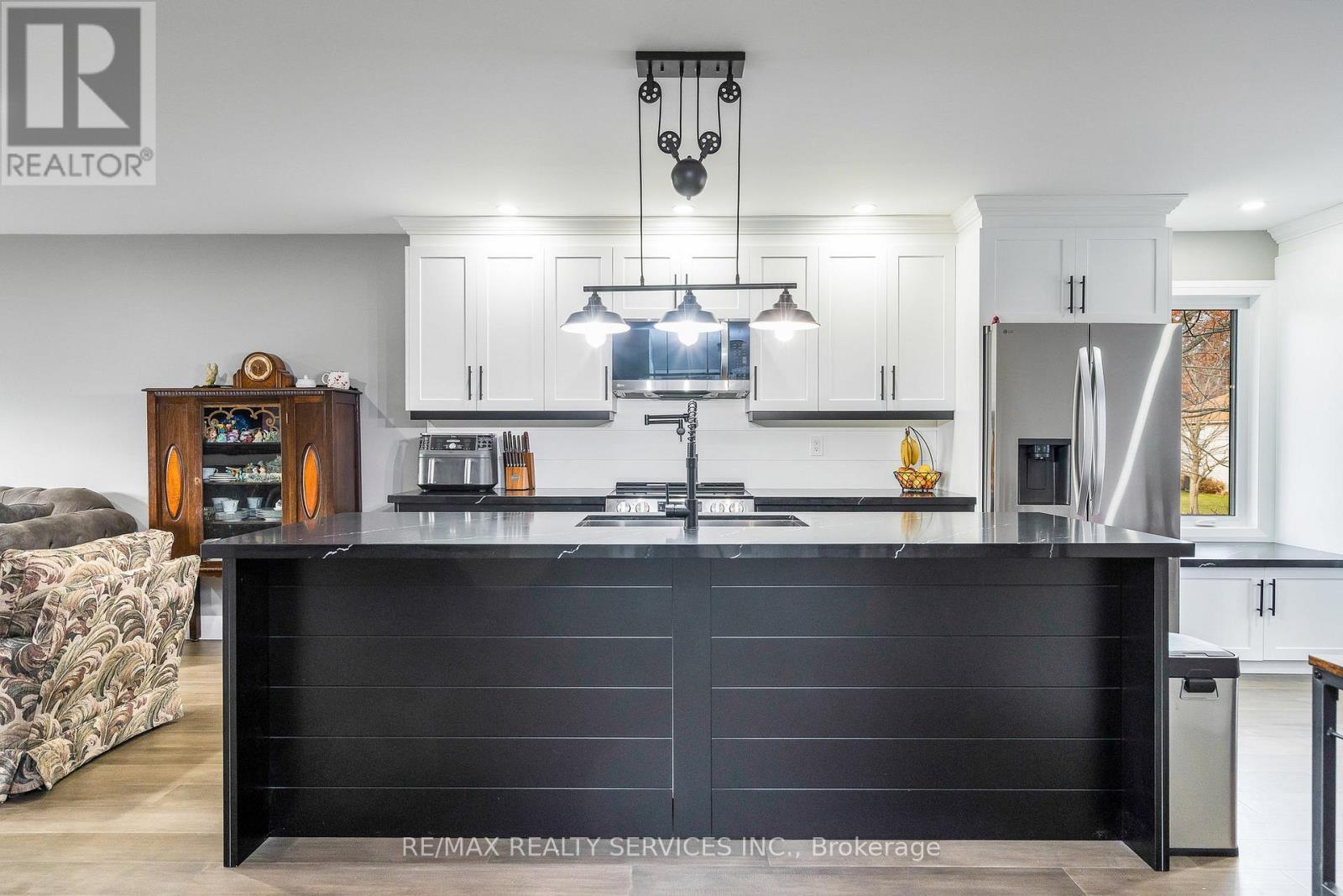 1 Acorn Crescent, Wasaga Beach, Ontario  L9Z 1B7 - Photo 7 - S12698472