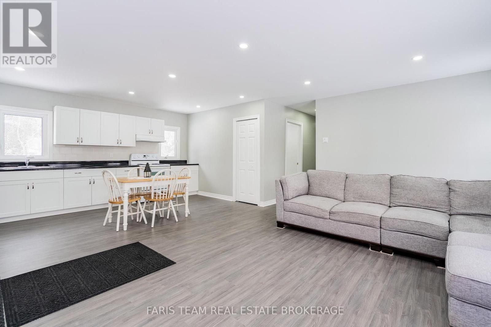 3554 John Street, Ramara, Ontario  L0K 1B0 - Photo 16 - S12698494