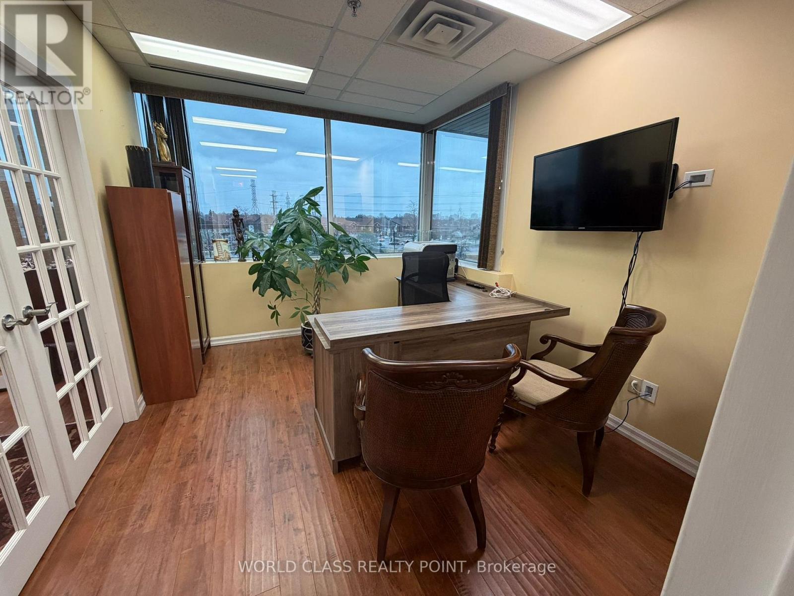 303 - 2800 Skymark Avenue, Mississauga, Ontario  L4W 5A6 - Photo 6 - W12698468