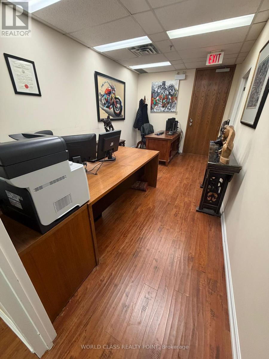 303 - 2800 Skymark Avenue, Mississauga, Ontario  L4W 5A6 - Photo 7 - W12698468