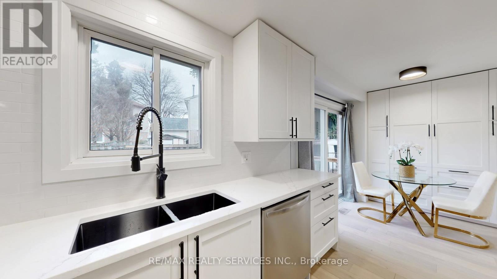 26 Mayfair Crescent, Brampton, Ontario  L6S 3N4 - Photo 16 - W12698478