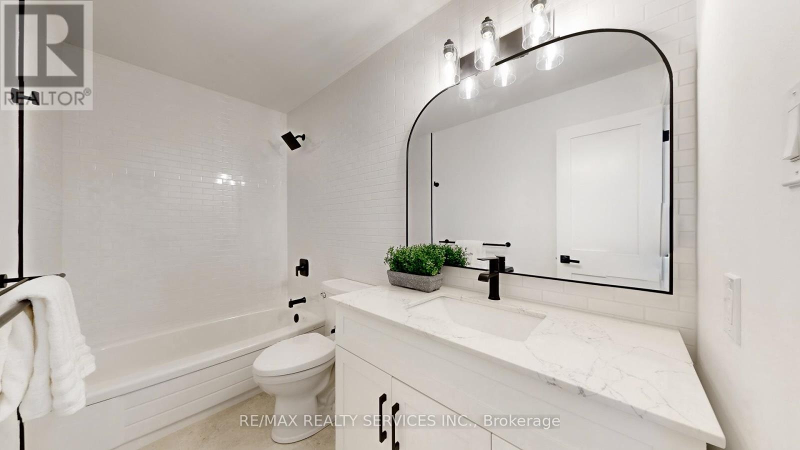 26 Mayfair Crescent, Brampton, Ontario  L6S 3N4 - Photo 26 - W12698478