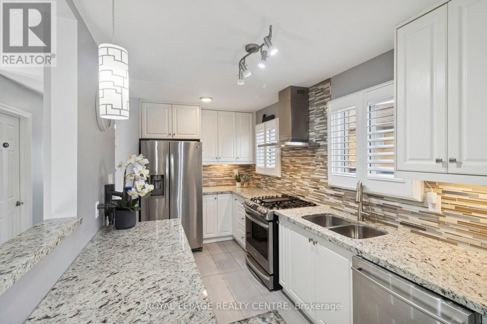 2775 Windjammer Road, Mississauga, Ontario  L5L 1T4 - Photo 10 - W12698502