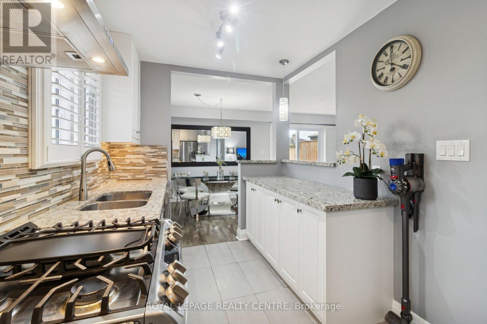 2775 Windjammer Road, Mississauga, Ontario  L5L 1T4 - Photo 11 - W12698502