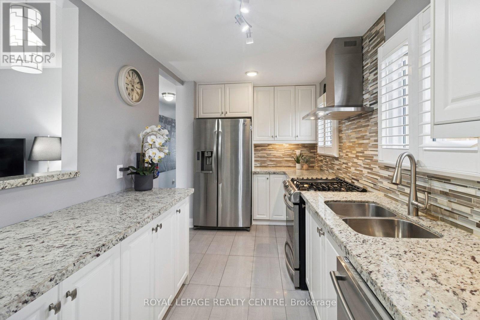 2775 Windjammer Road, Mississauga, Ontario  L5L 1T4 - Photo 12 - W12698502