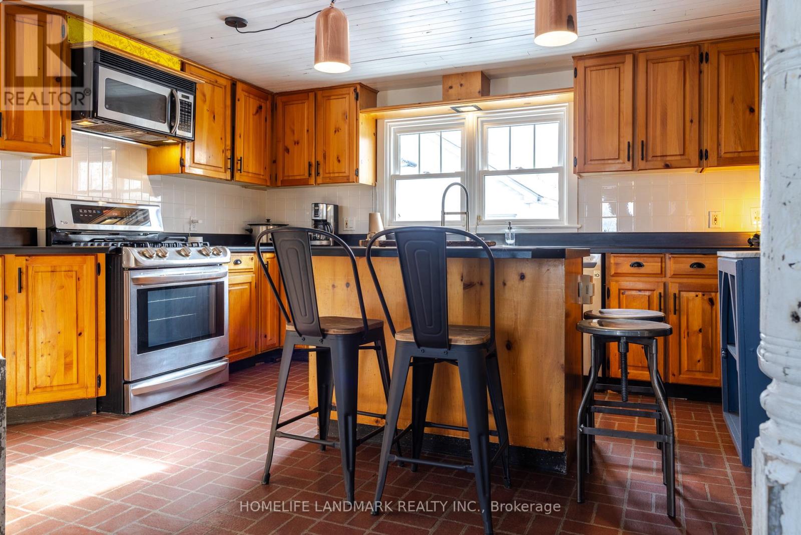 1927 Niagara Parkway, Fort Erie, Ontario  L2A 5M4 - Photo 13 - X12644060