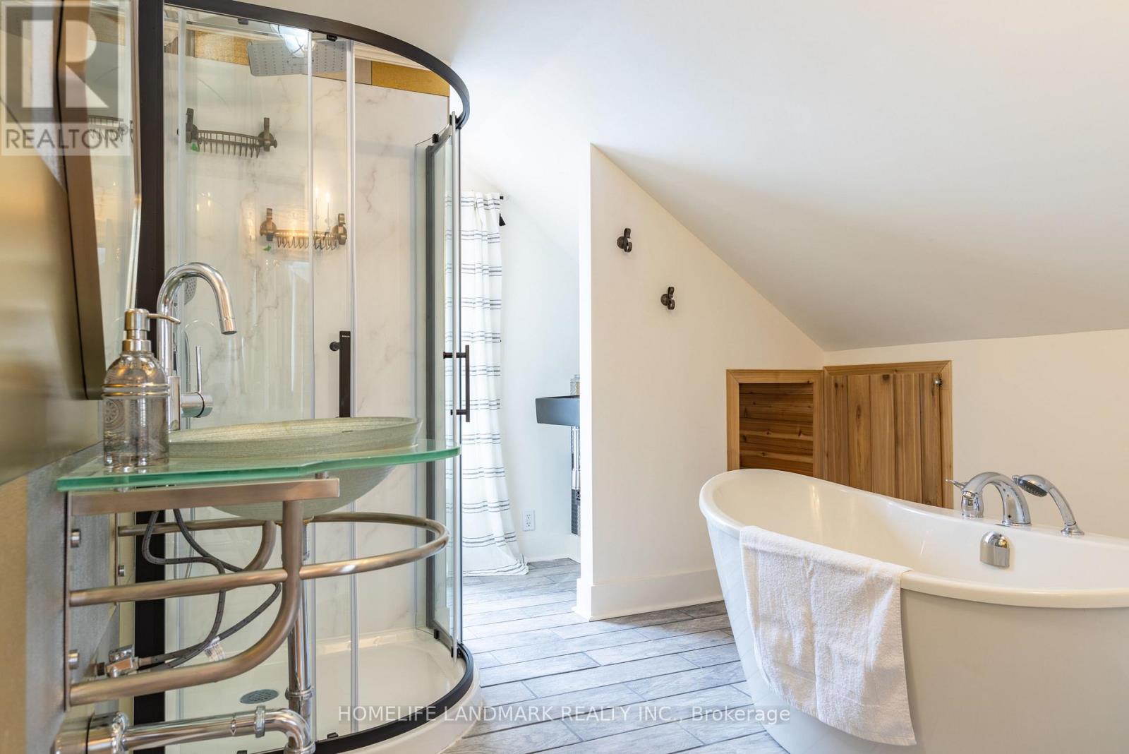 1927 Niagara Parkway, Fort Erie, Ontario  L2A 5M4 - Photo 26 - X12644060