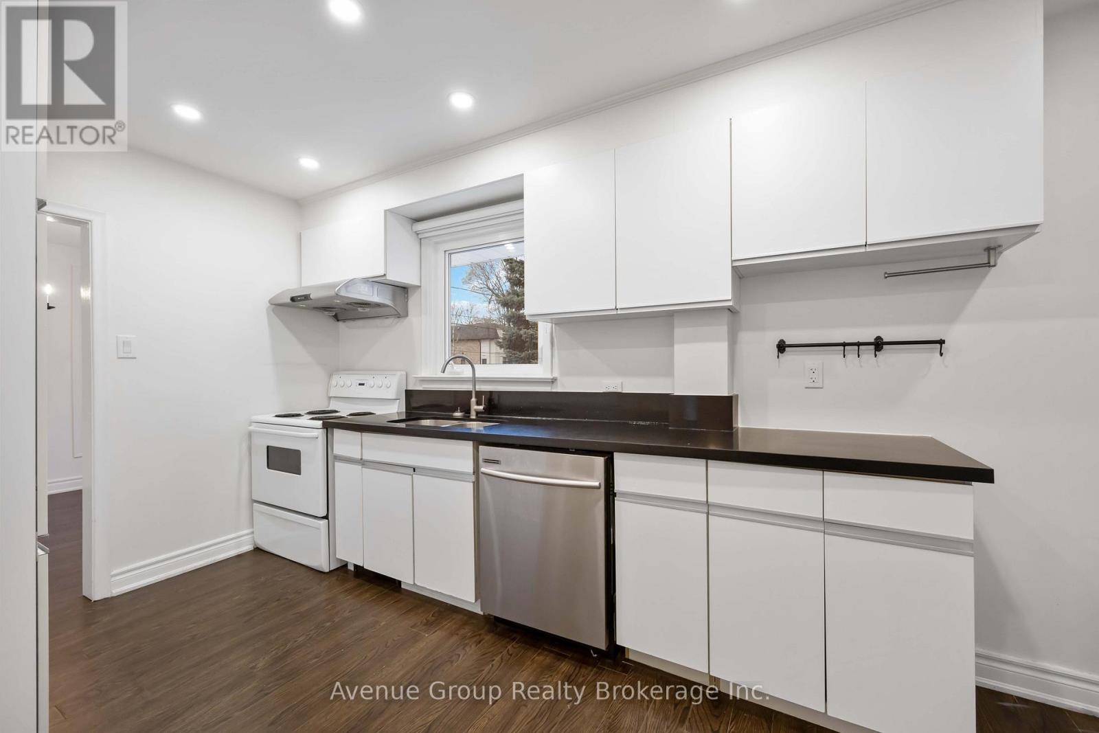 Upper - 190 Northwood Drive, Toronto, Ontario  M2M 2K4 - Photo 11 - C12693292