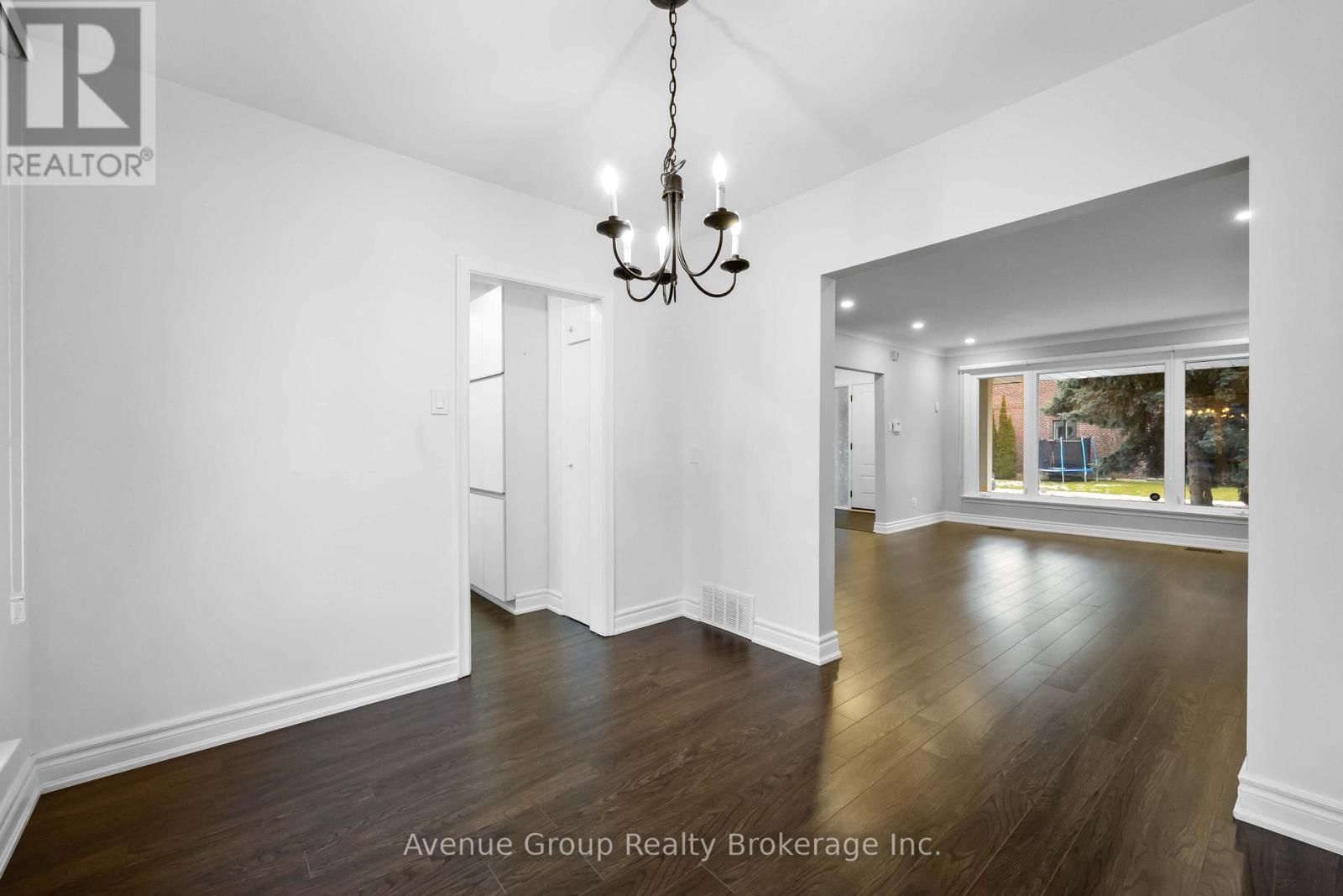 Upper - 190 Northwood Drive, Toronto, Ontario  M2M 2K4 - Photo 9 - C12693292