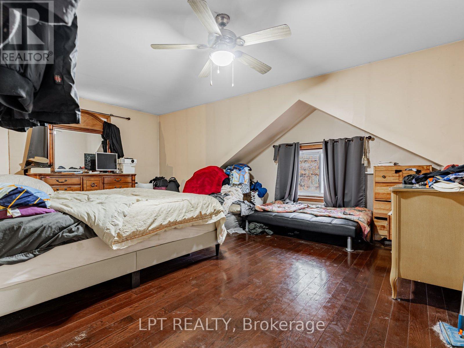 3 Raymore Drive, Toronto, Ontario  M9P 1W6 - Photo 10 - W12664530