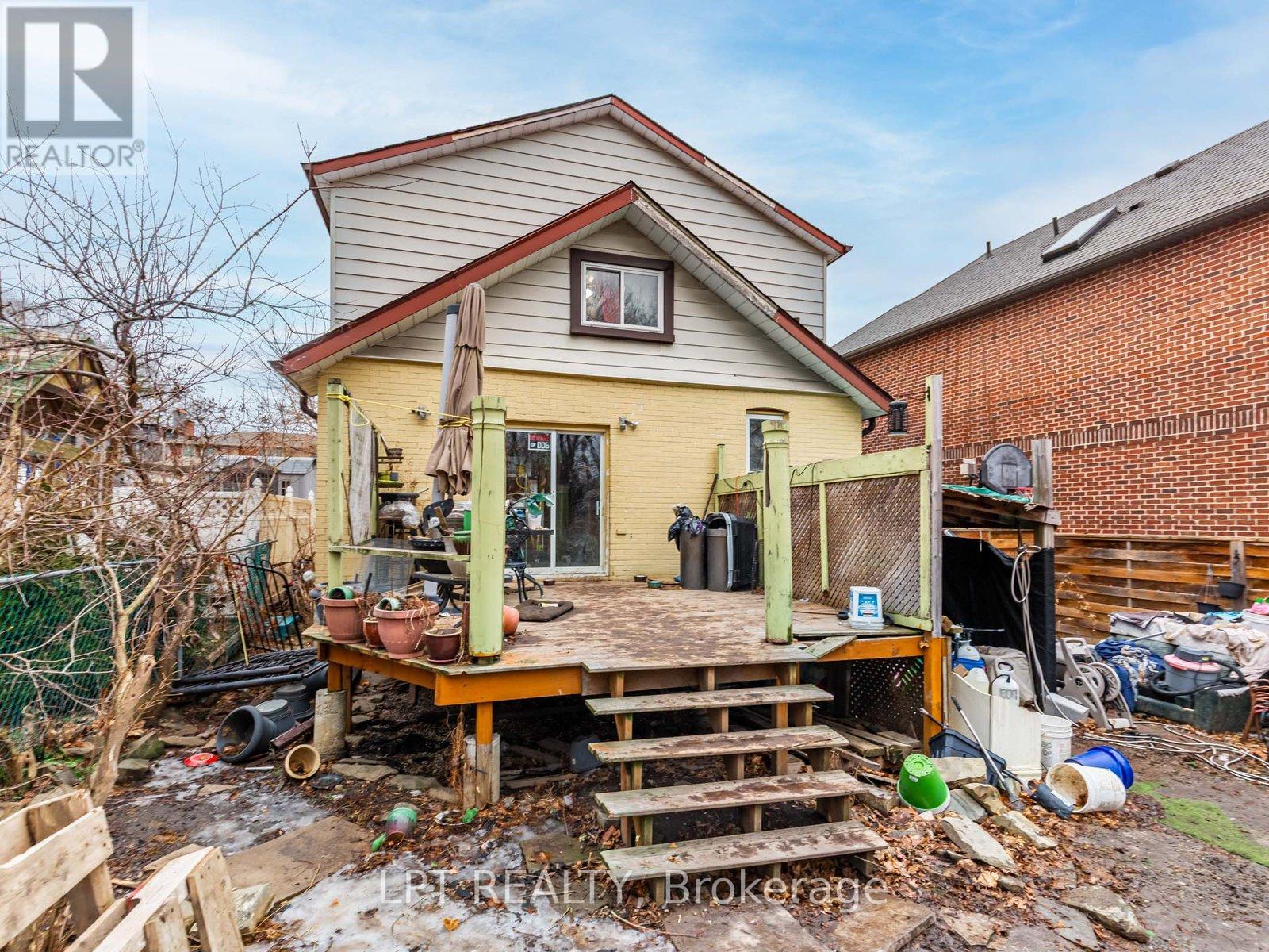 3 Raymore Drive, Toronto, Ontario  M9P 1W6 - Photo 17 - W12664530