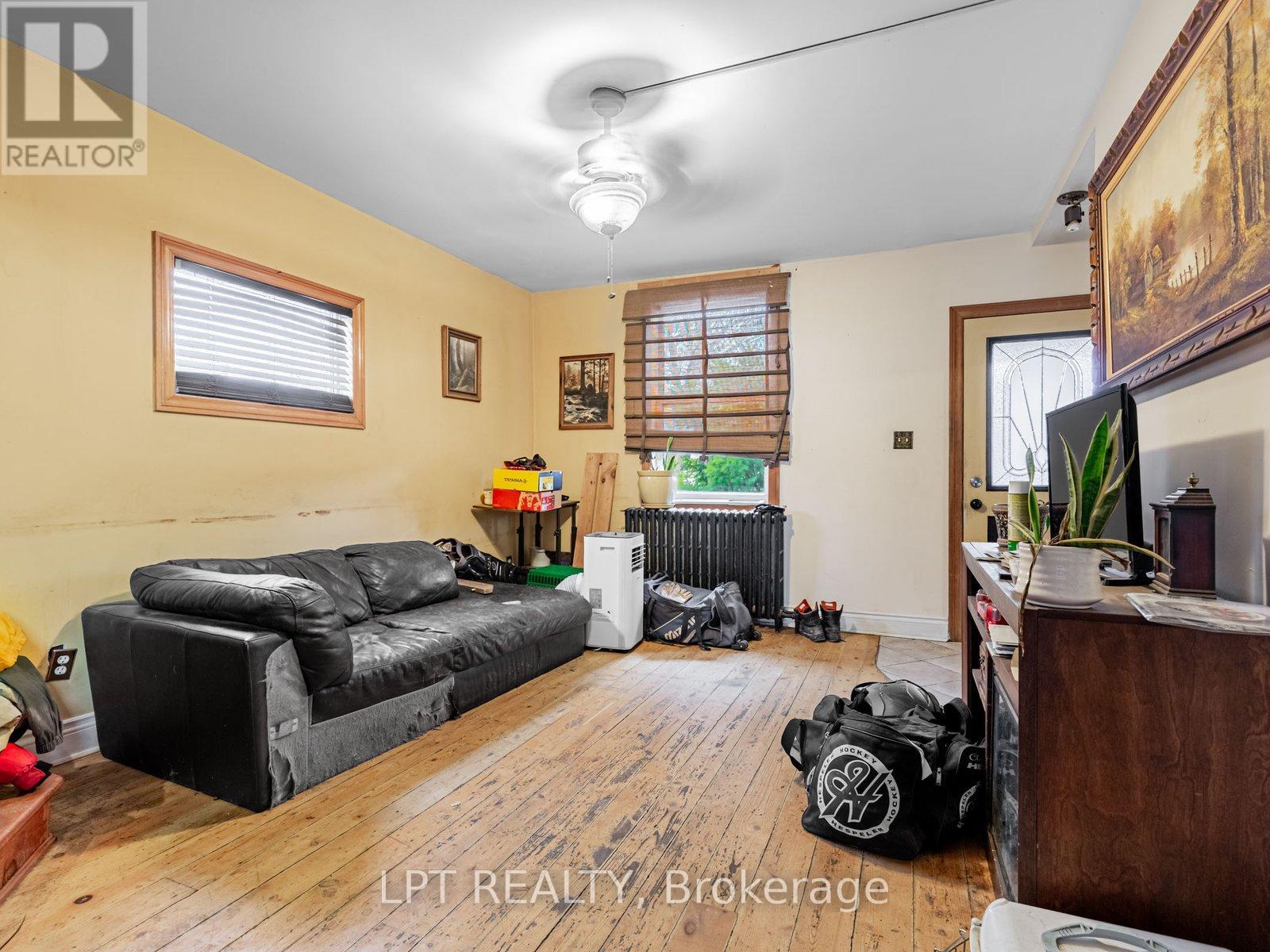 3 Raymore Drive, Toronto, Ontario  M9P 1W6 - Photo 12 - W12664530