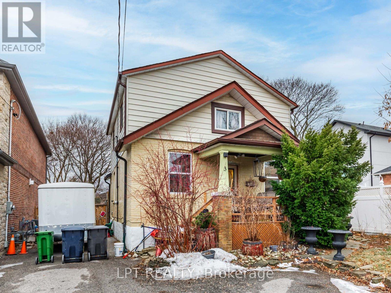 3 Raymore Drive, Toronto, Ontario  M9P 1W6 - Photo 2 - W12664530