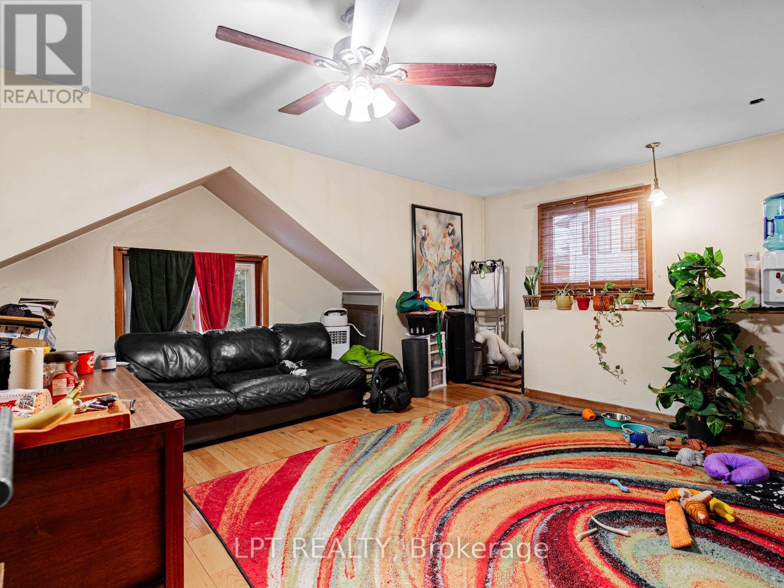 3 Raymore Drive, Toronto, Ontario  M9P 1W6 - Photo 6 - W12664530