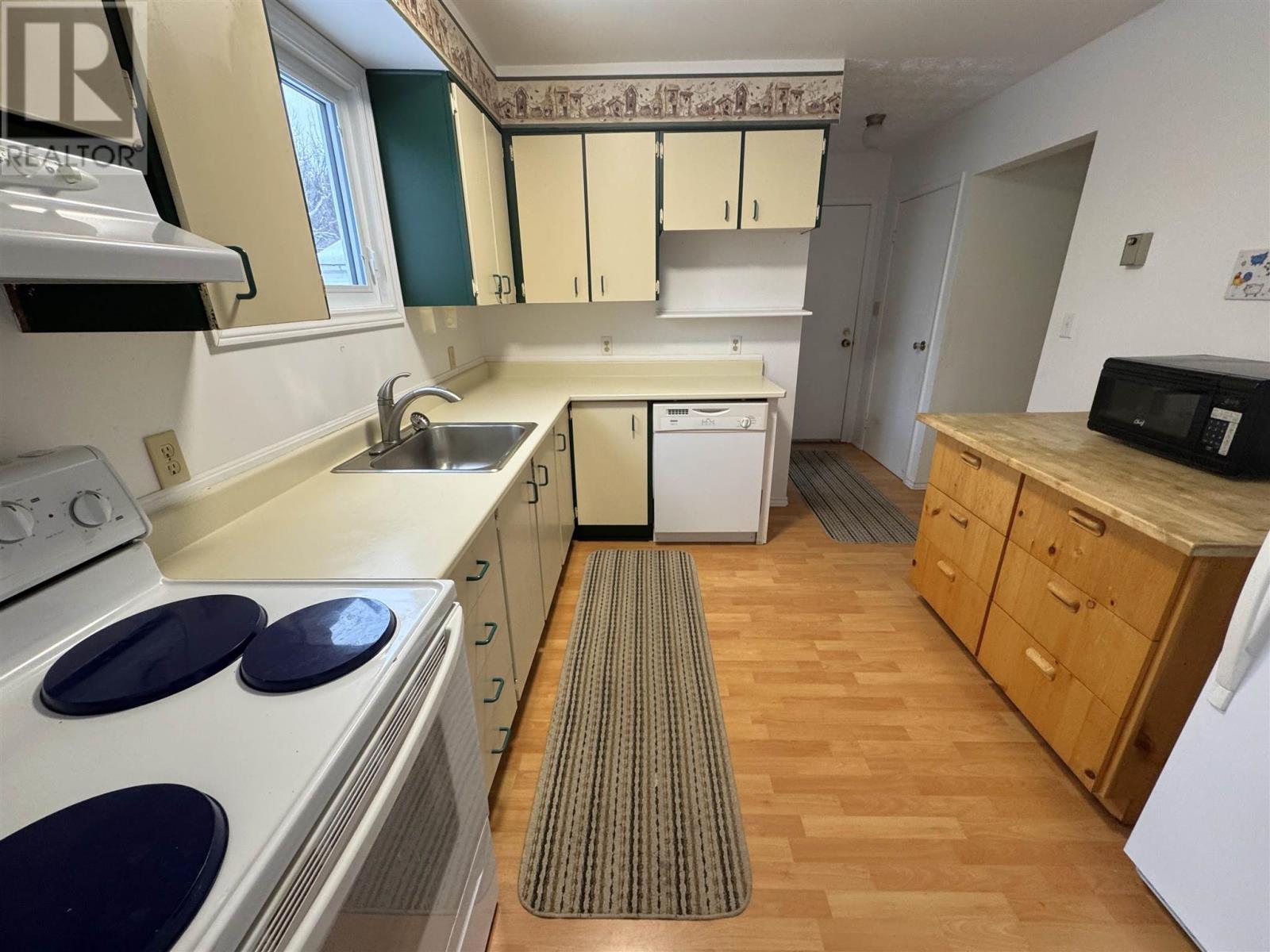 39 Hergott Ave, Elliot Lake, Ontario  P5A 3B1 - Photo 7 - SM253403