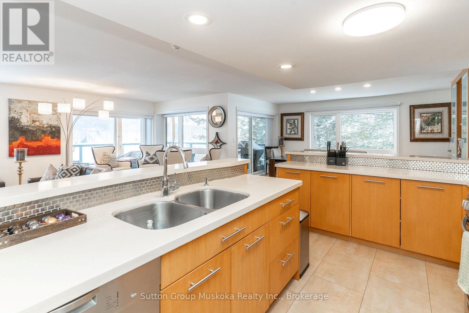 Building 6 - Unit 203 - 1235 Deerhurst Drive, Huntsville, Ontario  P1H 2E8 - Photo 10 - X12698602