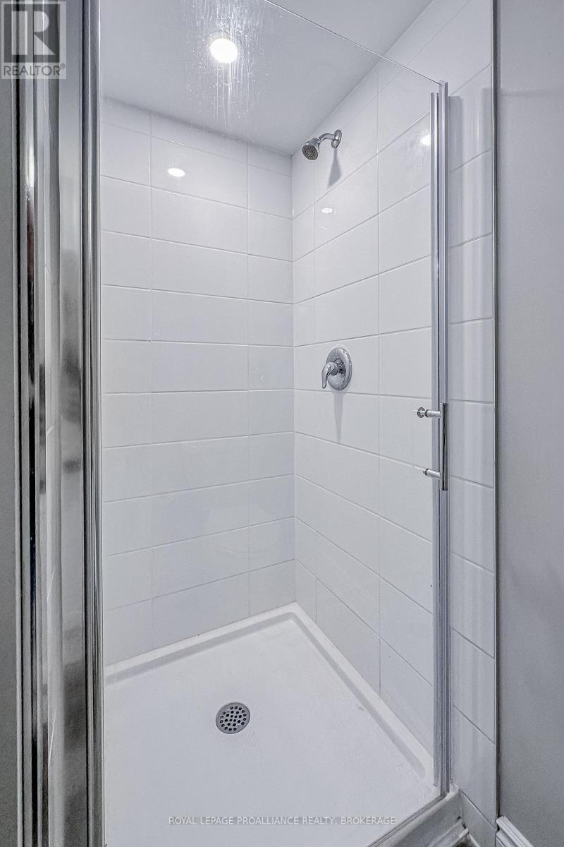 39 Ellerbeck Street, Kingston, Ontario  K7L 4H5 - Photo 13 - X12698568