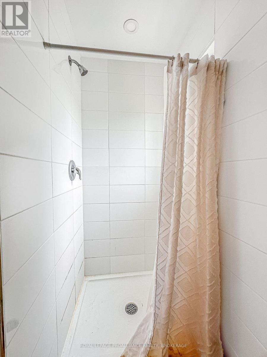 39 Ellerbeck Street, Kingston, Ontario  K7L 4H5 - Photo 32 - X12698568
