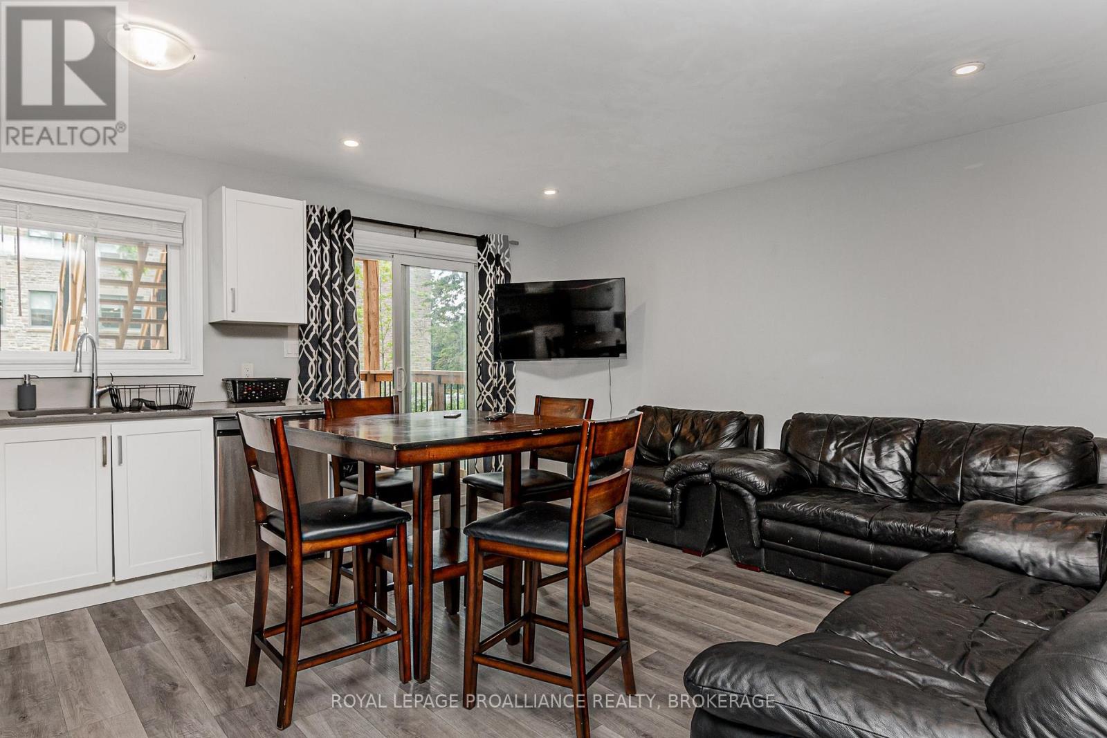 39 Ellerbeck Street, Kingston, Ontario  K7L 4H5 - Photo 8 - X12698568