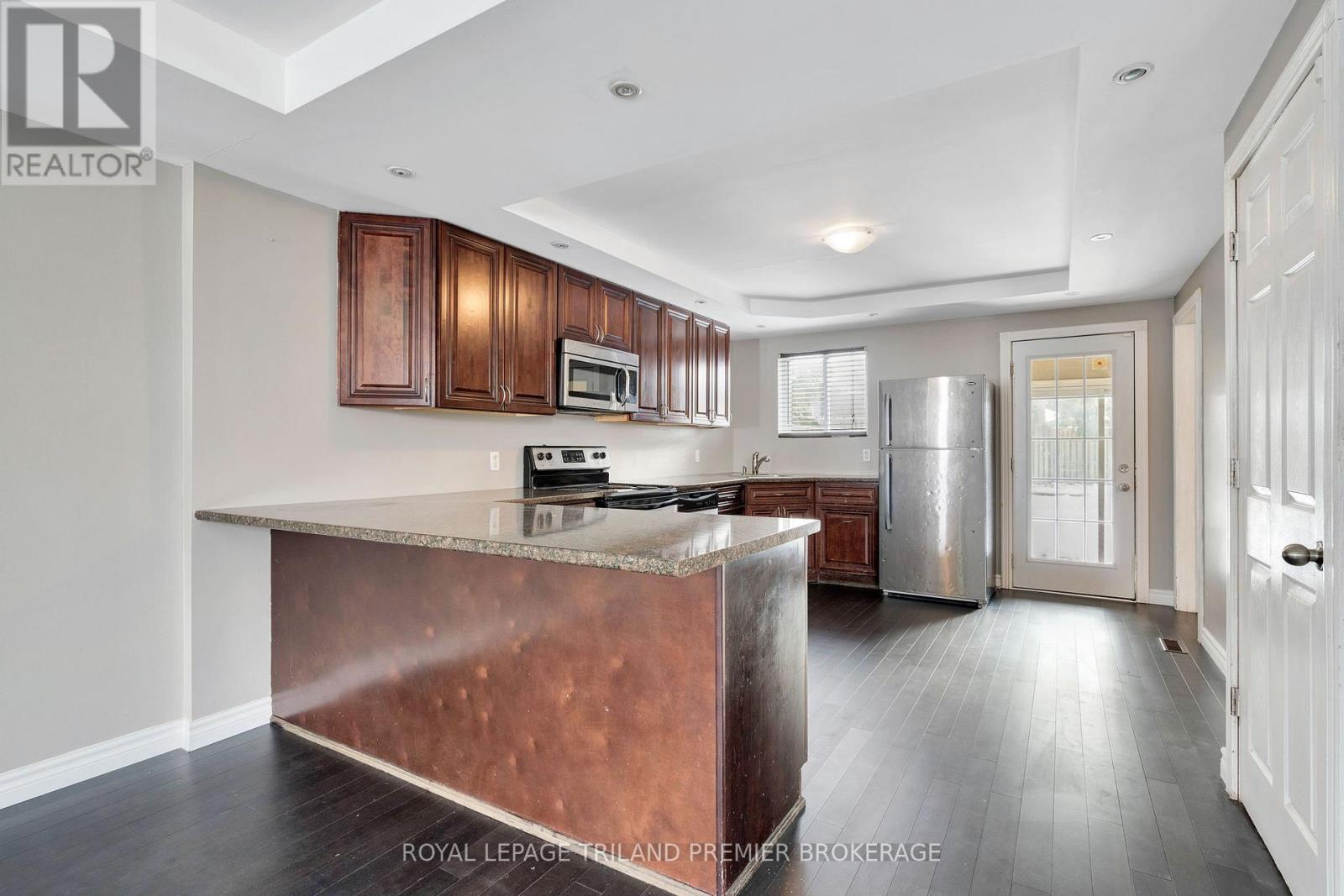 331 Thompson Road, London South, Ontario  N5Z 2Z4 - Photo 11 - X12698528