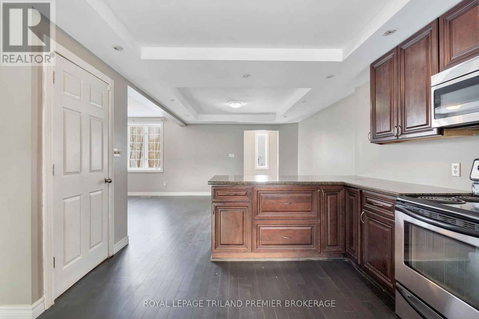 331 Thompson Road, London South, Ontario  N5Z 2Z4 - Photo 14 - X12698528