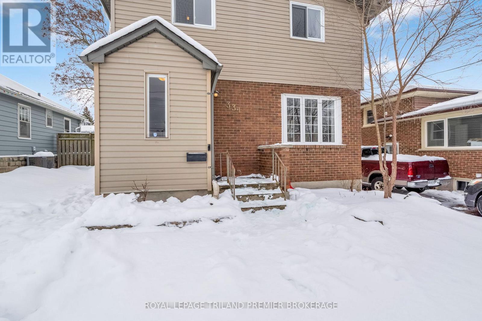 331 Thompson Road, London South, Ontario  N5Z 2Z4 - Photo 2 - X12698528