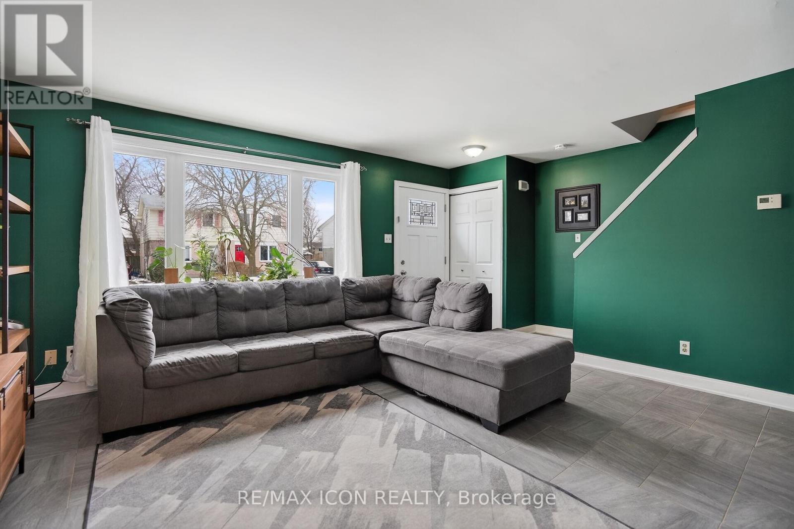 26 Rosamond Crescent, London South, Ontario  N6E 2M8 - Photo 3 - X12698588