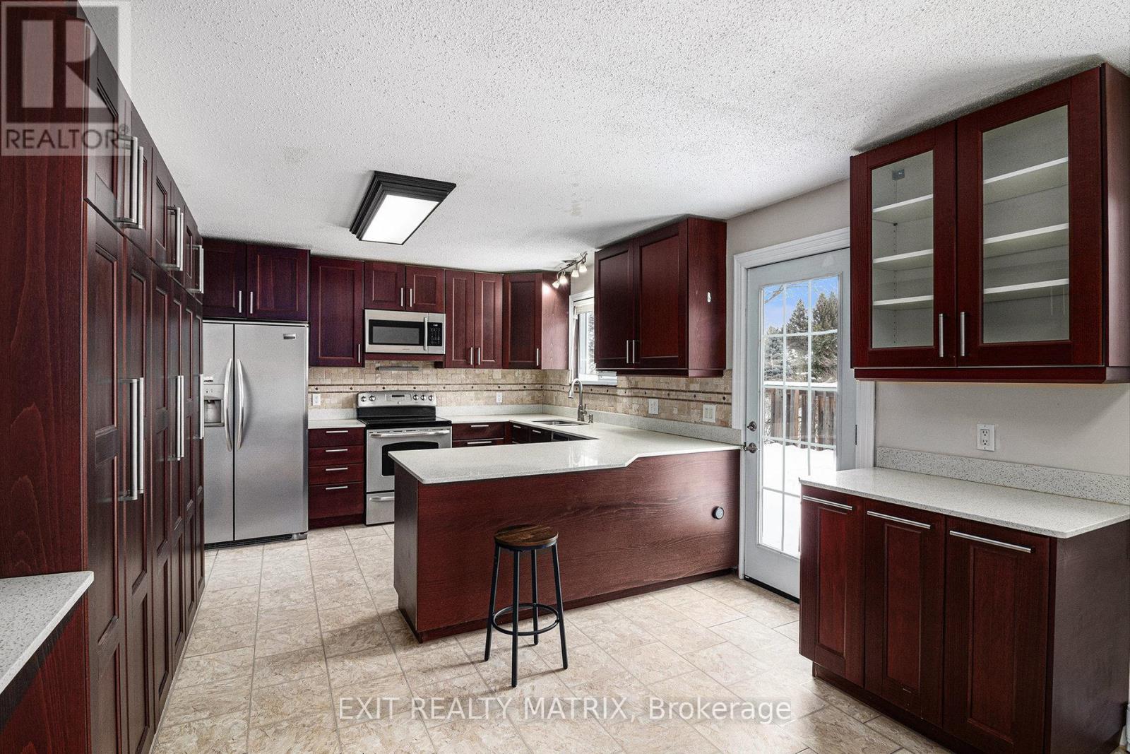 3333 White Spruce Street, Ottawa, Ontario  K0A 2W0 - Photo 8 - X12698544