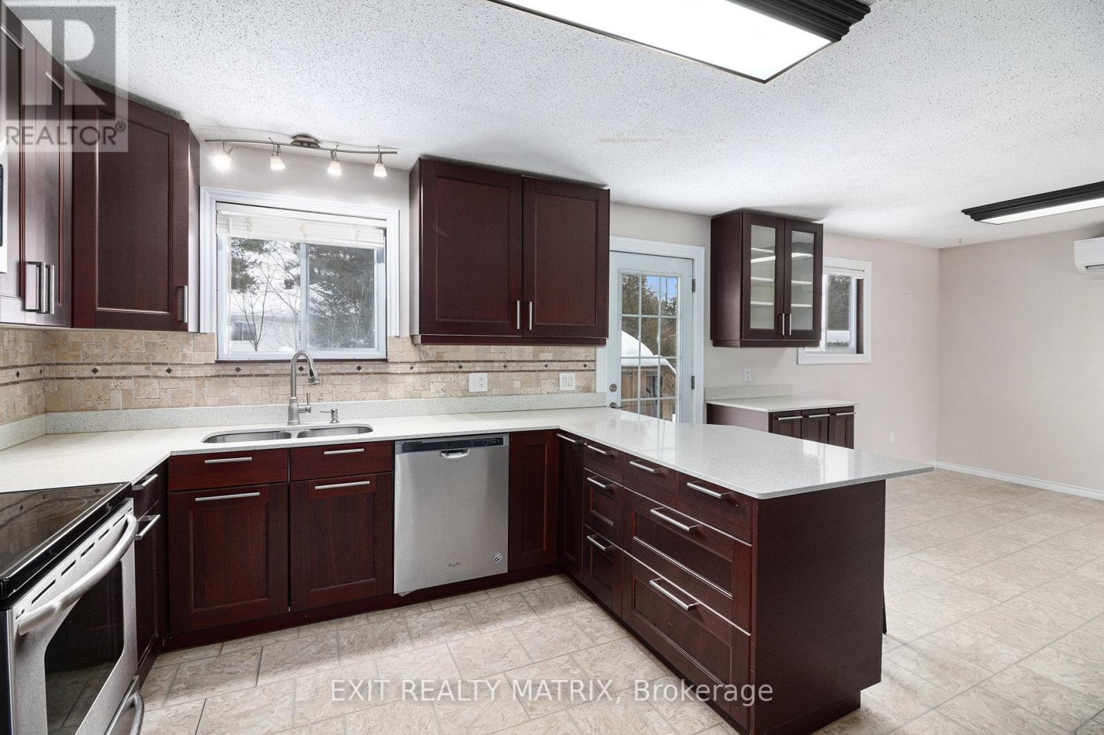 3333 White Spruce Street, Ottawa, Ontario  K0A 2W0 - Photo 9 - X12698544