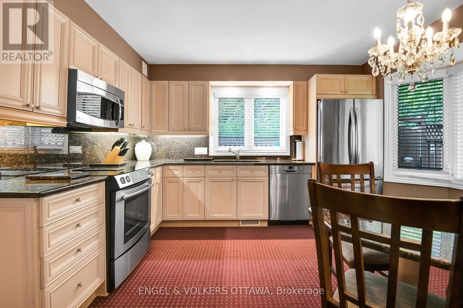 1 - 65 Whitemarl Drive, Ottawa, Ontario  K1L 8J9 - Photo 10 - X12698576