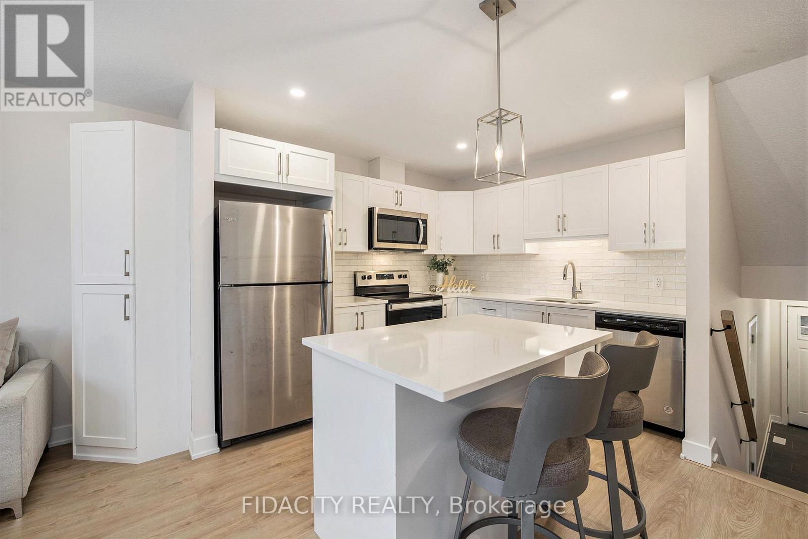 32 Whitcomb Crescent, Smiths Falls, Ontario  K7A 0A2 - Photo 11 - X12698578