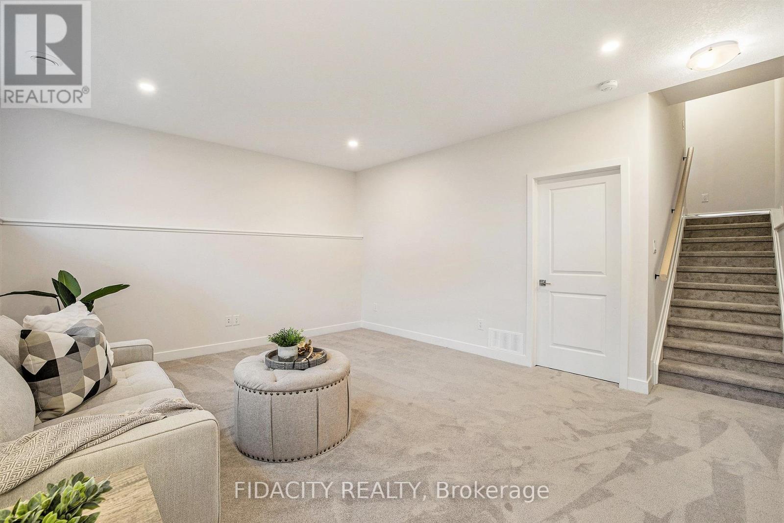 32 Whitcomb Crescent, Smiths Falls, Ontario  K7A 0A2 - Photo 24 - X12698578