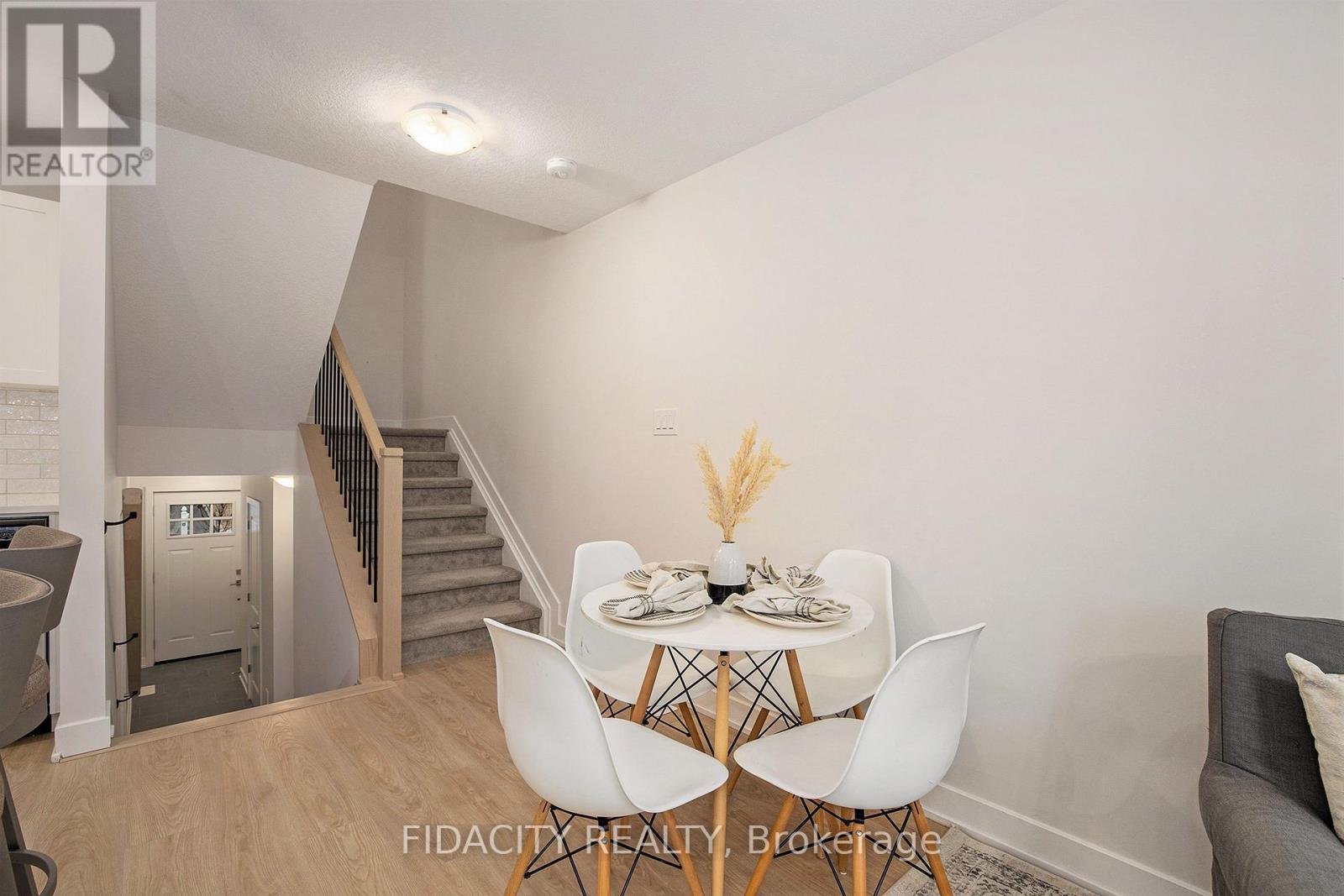 32 Whitcomb Crescent, Smiths Falls, Ontario  K7A 0A2 - Photo 9 - X12698578