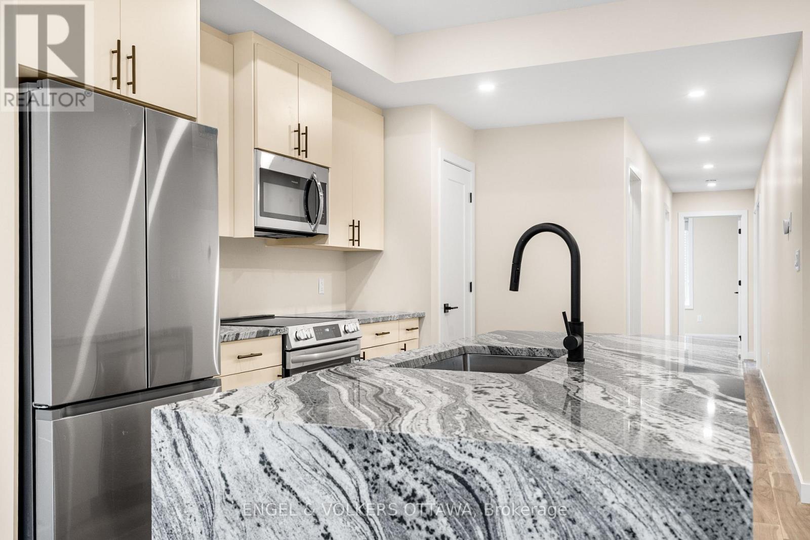 B - 193 Hopewell Avenue, Ottawa, Ontario  K1S 2Z4 - Photo 8 - X12698618