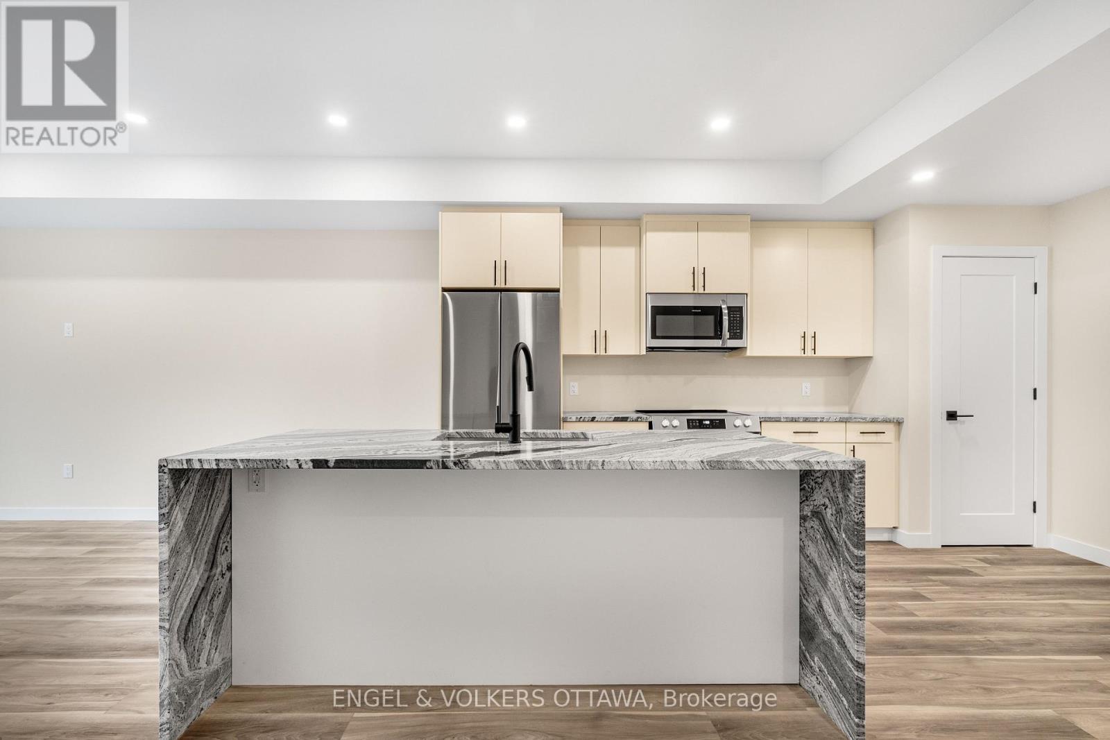 B - 193 Hopewell Avenue, Ottawa, Ontario  K1S 2Z4 - Photo 9 - X12698618