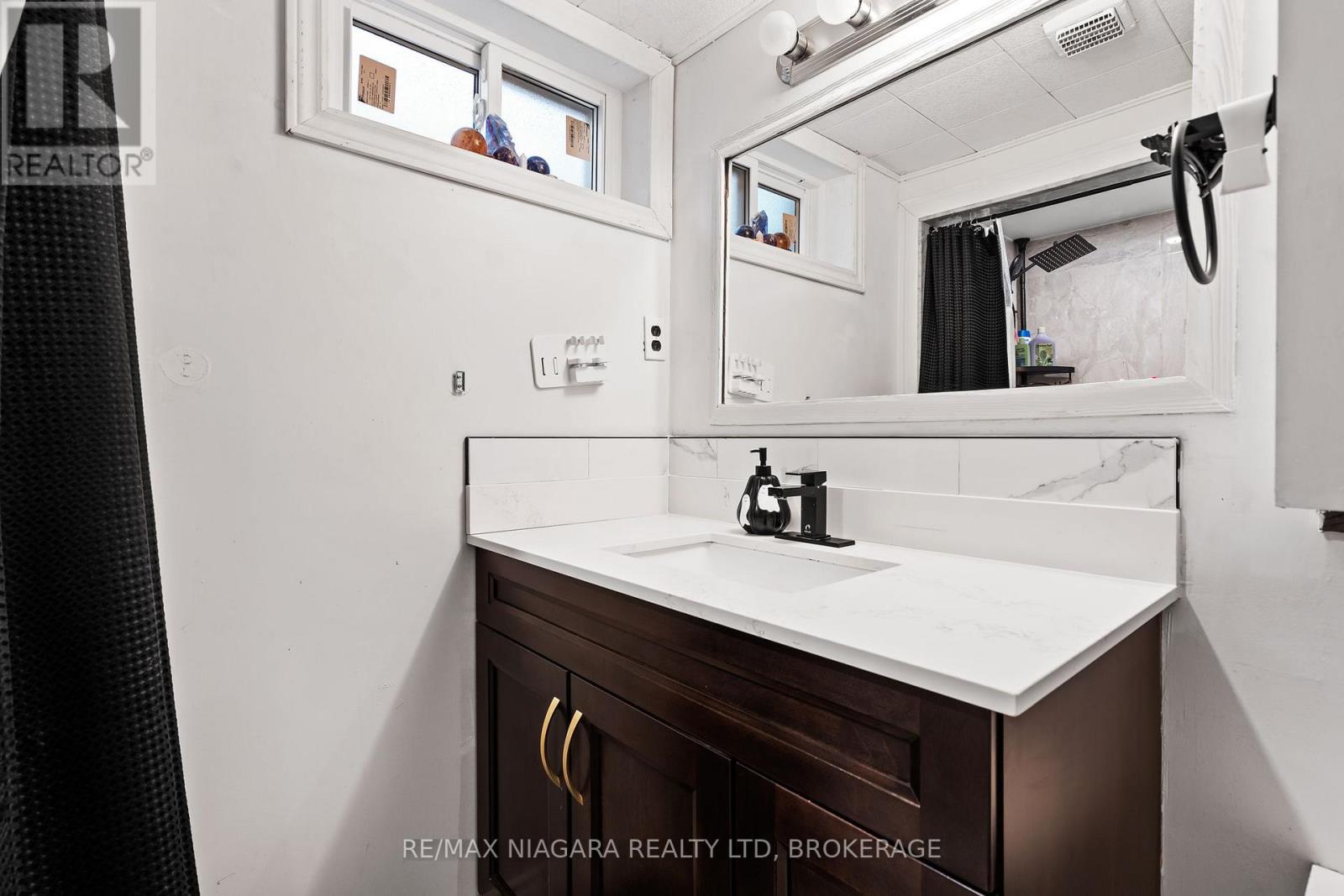 204 Hildred Street, Welland (Lincoln/crowland), Ontario  L3B 1N1 - Photo 21 - X12698550