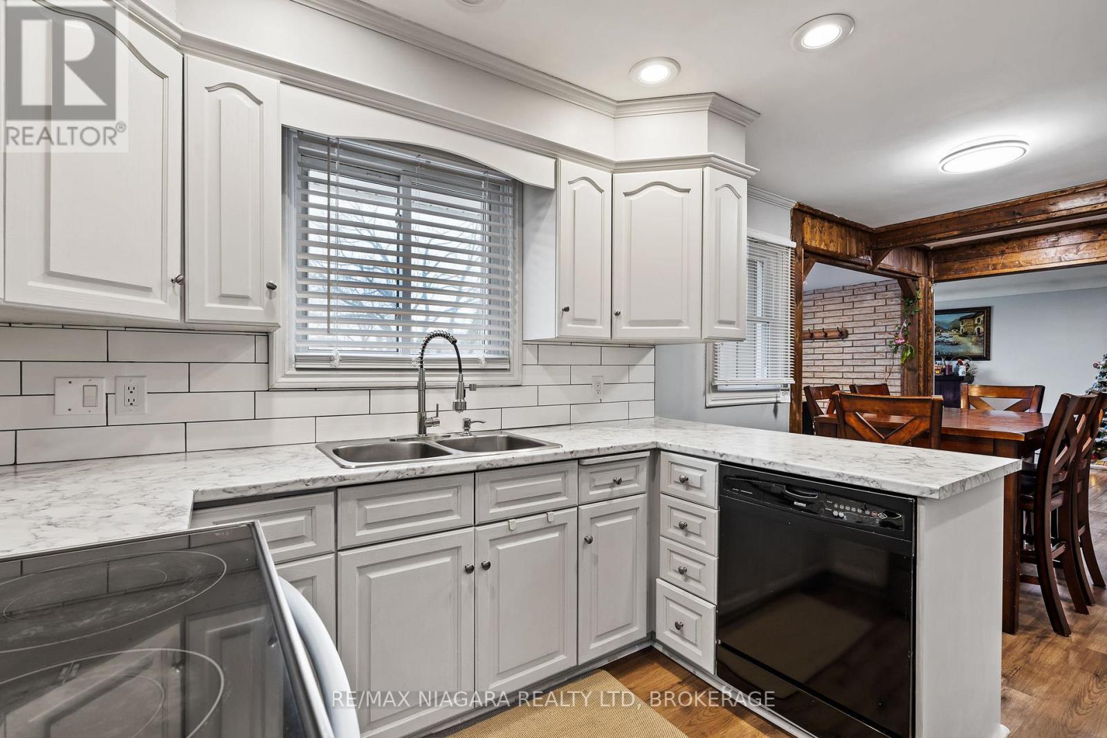 204 Hildred Street, Welland (Lincoln/crowland), Ontario  L3B 1N1 - Photo 9 - X12698550