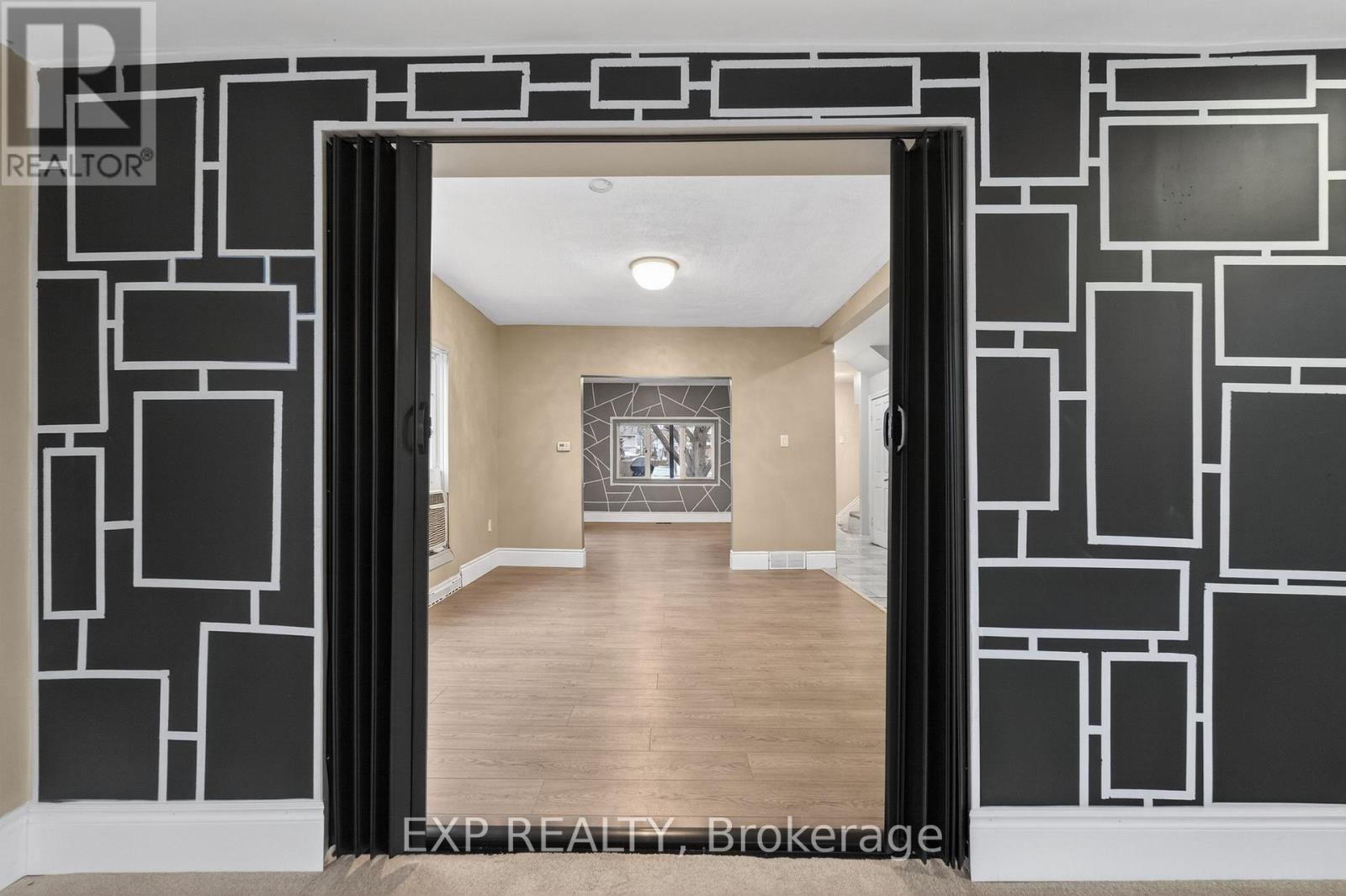 4576 Fourth Avenue, Niagara Falls, Ontario  L2E 4N6 - Photo 28 - X12698582