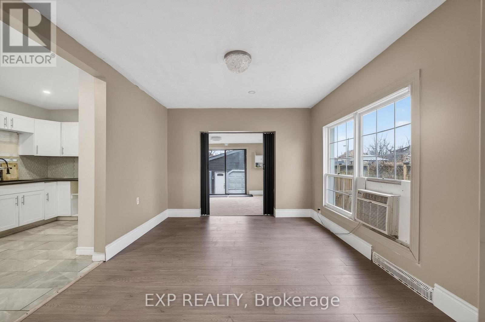 4576 Fourth Avenue, Niagara Falls, Ontario  L2E 4N6 - Photo 8 - X12698582