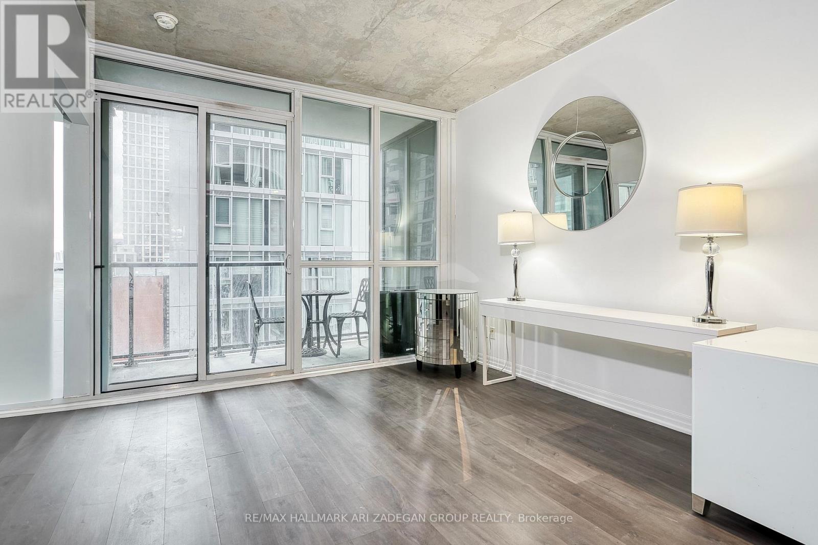 1701 - 88 Blue Jays Way, Toronto, Ontario  M5V 2G3 - Photo 1 - C12571100