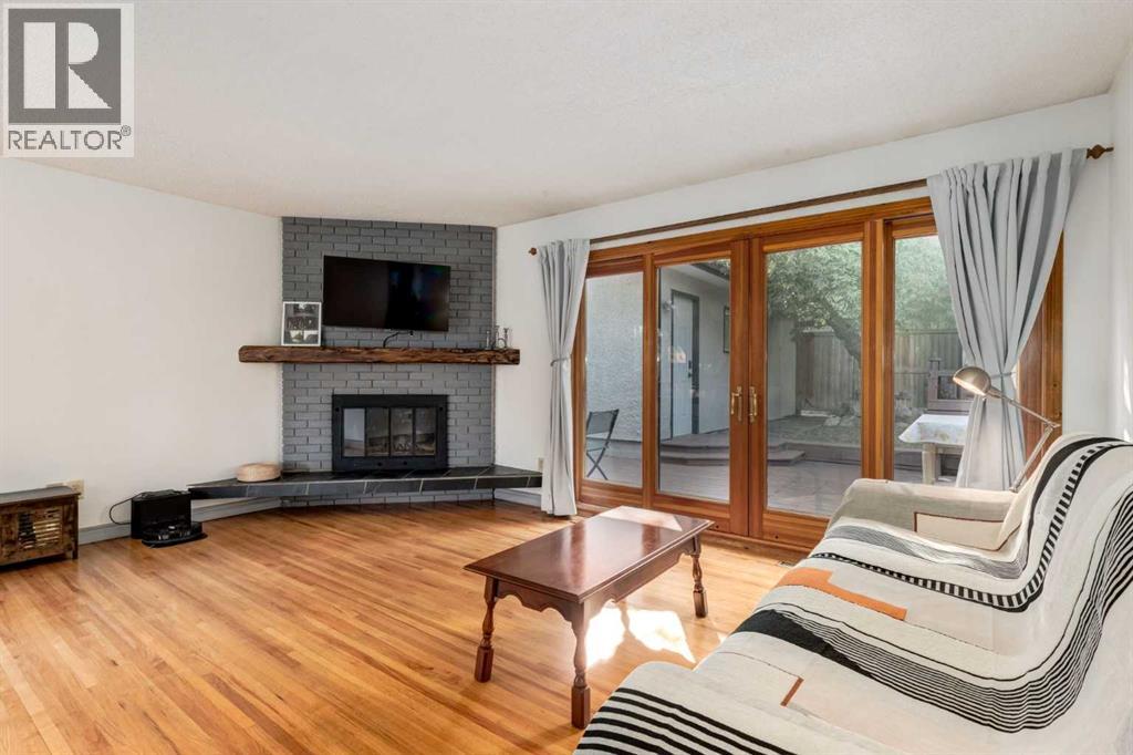 7103 Hunterwood Road Nw, Calgary, Alberta  T2K 4J5 - Photo 5 - A2275637